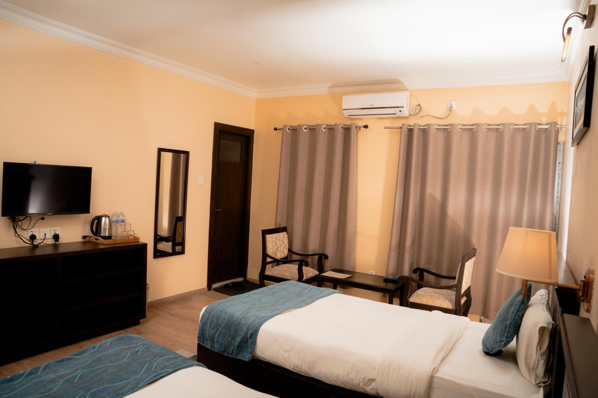 Hotel Maden Inn Itahari Екстериор снимка