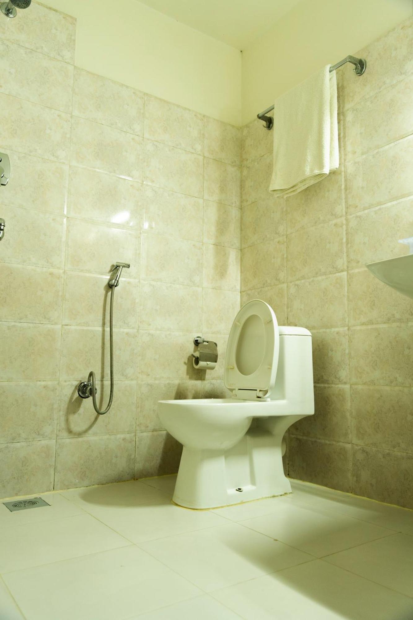 Hotel Maden Inn Itahari Екстериор снимка